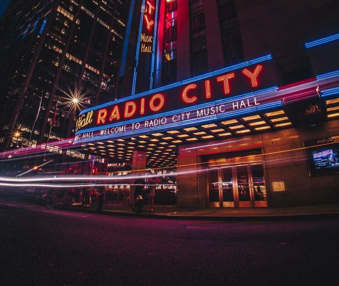 Radio City Muisc Hall Building View At Night